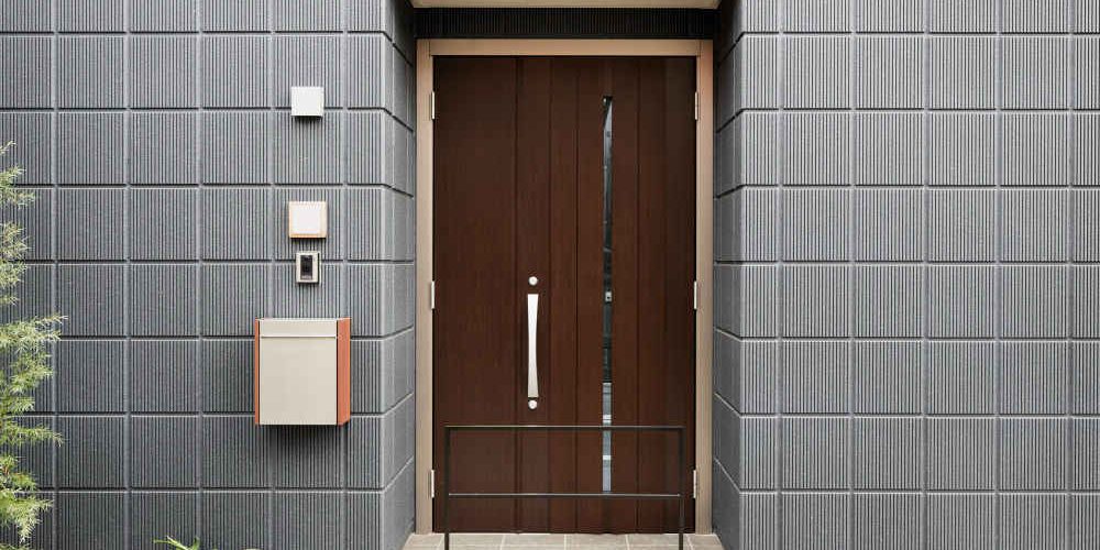 Mejora el aislamiento térmico y acústico con una puerta acorazada